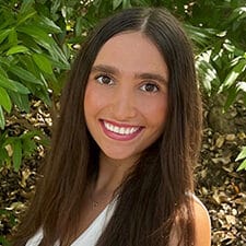 Stephanie Gianakopoulos headshot