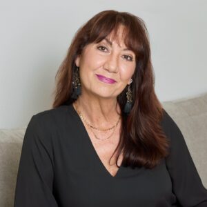 headshot-of-julie-brunetto